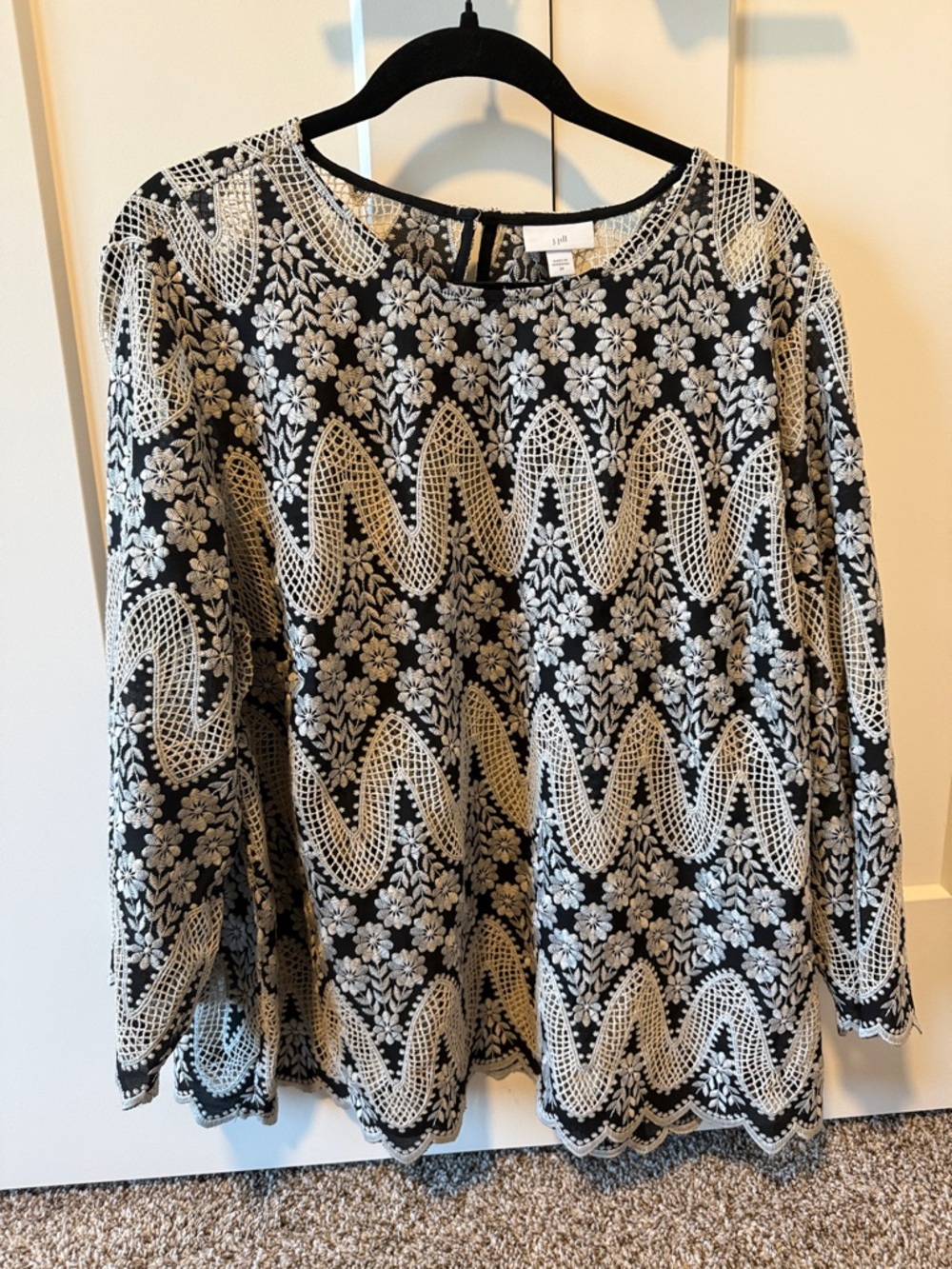 J. Jill Black & Cream Floral Lace-Overlay Long Sleeve Tunic